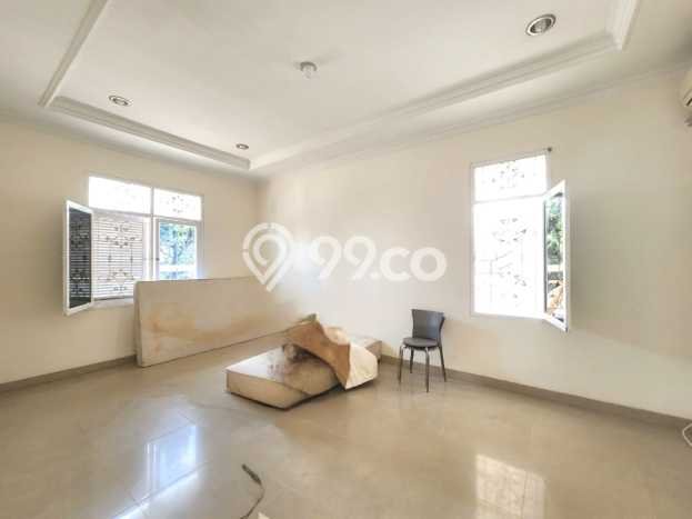Rumah di Singgasana, 3 KM, Akses Mudah Fasilitas Umum, Luas 230m² LB 300m² Rumah di Singgasana, 3 KM, Akses Mudah Fasilitas Umum, Luas 230m² LB 300m²