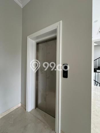 Hunian Mewah Dijual LT 218m2 di Kebayoran Baru, Jakarta Selatan Hunian Mewah Dijual LT 218m2 di Kebayoran Baru, Jakarta Selatan