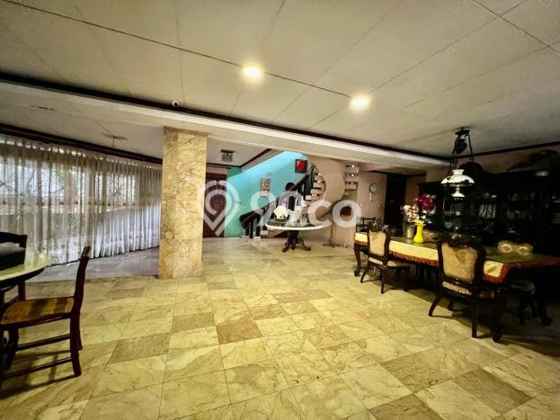 Ready to Use! Luxury House LT 487m2 Desain Elegan di Pulomas Ready to Use! Luxury House LT 487m2 Desain Elegan di Pulomas