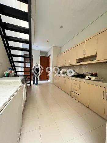 Disewakan Rumah Nyaman di Pejaten LT 500m2 / LB 450m2 Kondisi Bagus Disewakan Rumah Nyaman di Pejaten LT 500m2 / LB 450m2 Kondisi Bagus