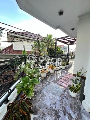 Rumah Mewah LB 350m2 Siap Huni Desain Elegan di Pejaten, Jakarta Selatan Rumah Mewah LB 350m2 Siap Huni Desain Elegan di Pejaten, Jakarta Selatan