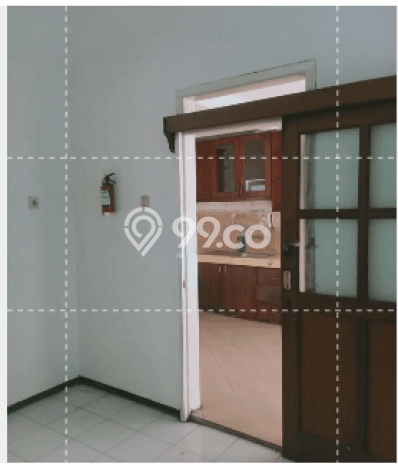 Rumah Elit LB 200m2 Siap Pakai Desain Elegan di Kedung Baruk, Surabaya Rumah Elit LB 200m2 Siap Pakai Desain Elegan di Kedung Baruk, Surabaya