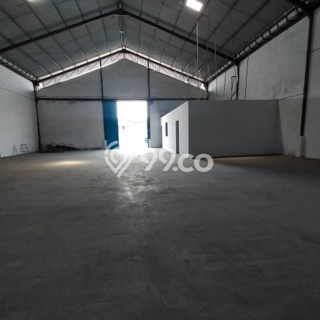 Gudang disewakan di Asemrowo Surabaya dengan luas bangunan 980m2 Gudang disewakan di Asemrowo Surabaya dengan luas bangunan 980m2
