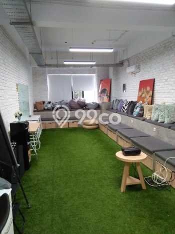 Ruko Dijual Lokasi Emas di Kebayoran Lama Luas 240m2 Ruko Dijual Lokasi Emas di Kebayoran Lama Luas 240m2