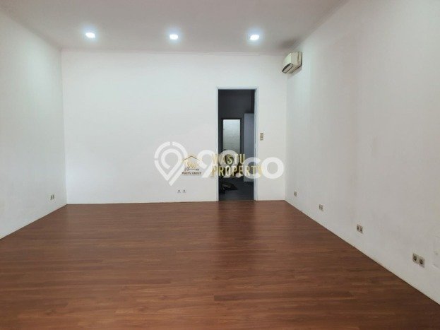 Unit Ruko Dijual di Jakarta Selatan LT 85m2 & LB 340m2 Unit Ruko Dijual di Jakarta Selatan LT 85m2 & LB 340m2