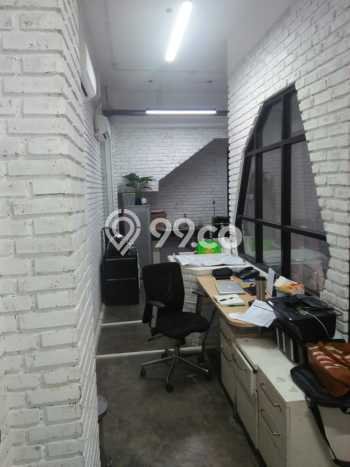 Ruko Dijual Lokasi Emas di Kebayoran Lama Luas 240m2 Ruko Dijual Lokasi Emas di Kebayoran Lama Luas 240m2