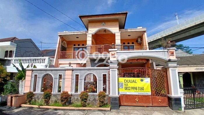 Hunian Eksklusif Siap Huni LT 210m2 di Bekasi Selatan, Bekasi Hunian Eksklusif Siap Huni LT 210m2 di Bekasi Selatan, Bekasi