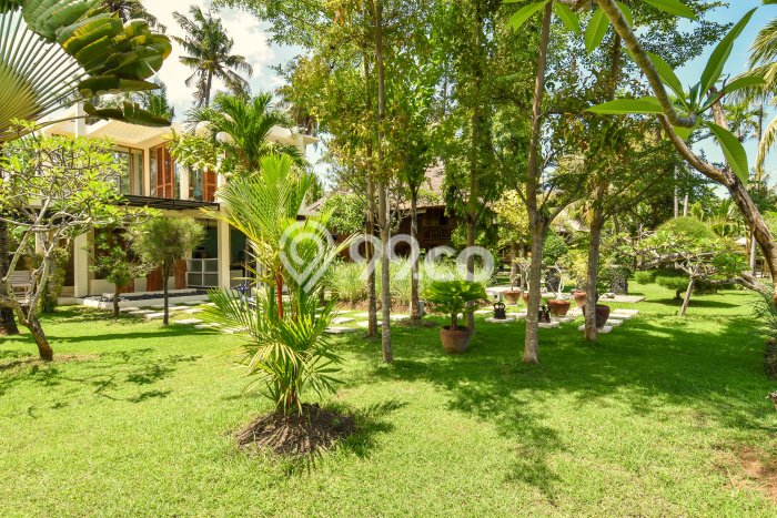 FOR SALE! Vila Kawasan , Area 2970m2m², Posisi Strategis FOR SALE! Vila Kawasan , Area 2970m2m², Posisi Strategis