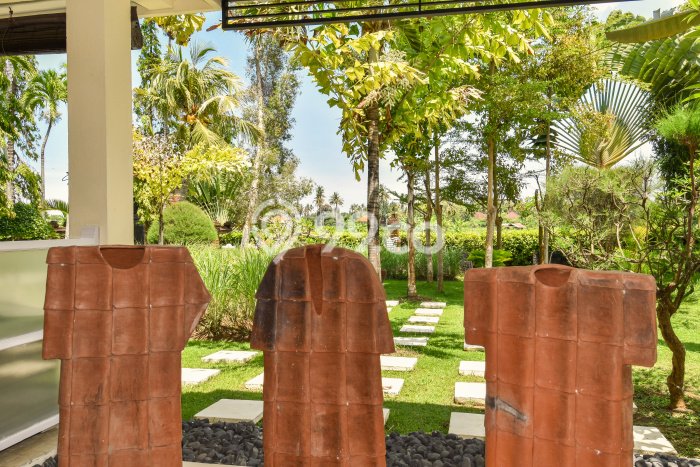 FOR SALE! Vila Kawasan , Area 2970m2m², Posisi Strategis FOR SALE! Vila Kawasan , Area 2970m2m², Posisi Strategis