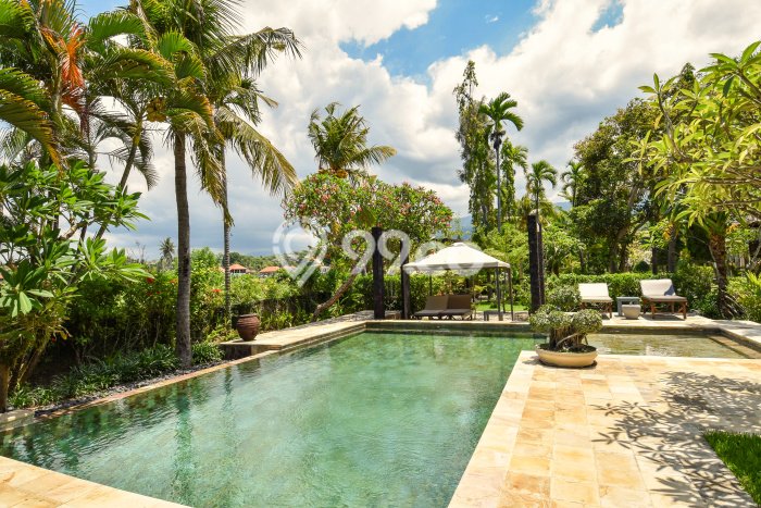FOR SALE! Vila Kawasan , Area 2970m2m², Posisi Strategis FOR SALE! Vila Kawasan , Area 2970m2m², Posisi Strategis