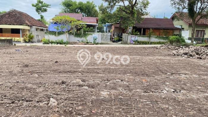 Jarang Ada! Tanah di Ngaglik Punya Luas 181m2 PPJB Jarang Ada! Tanah di Ngaglik Punya Luas 181m2 PPJB