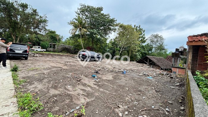 Lahan Strategis di Pakem Dijual dengan Luas 201m2 Lahan Strategis di Pakem Dijual dengan Luas 201m2