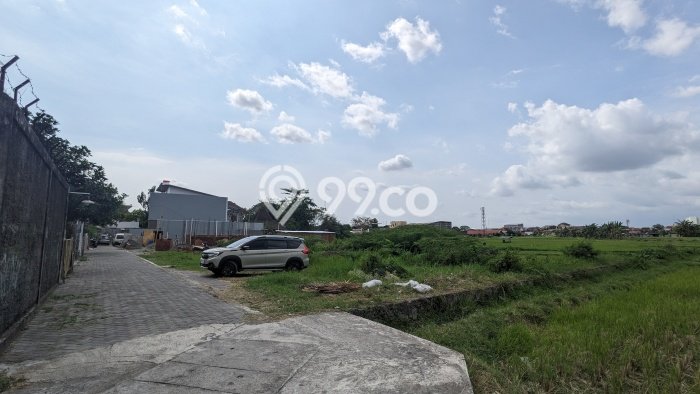 Lahan Strategis di Sleman Dijual dengan Luas 212m2 Lahan Strategis di Sleman Dijual dengan Luas 212m2