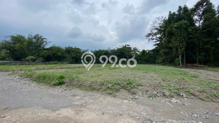Lahan Strategis di Kalasan Dijual dengan Luas 120m2 Lahan Strategis di Kalasan Dijual dengan Luas 120m2