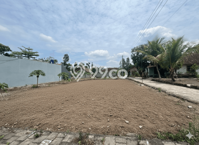Jarang Ada! Tanah di Ngemplak Punya Luas 137m2 AJB Jarang Ada! Tanah di Ngemplak Punya Luas 137m2 AJB