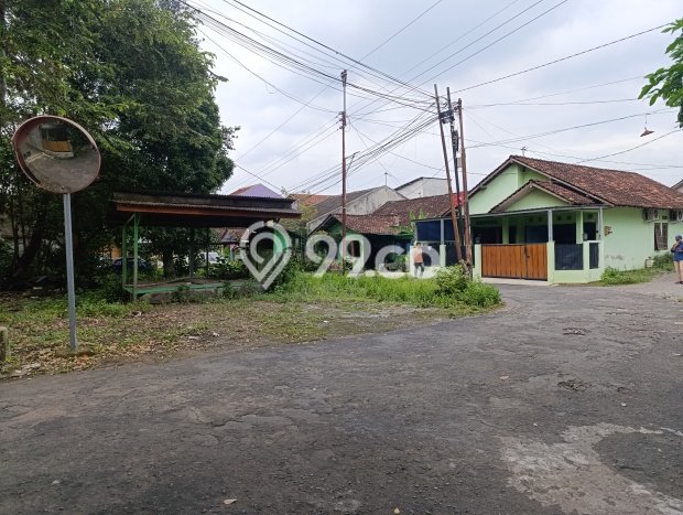 Lahan Strategis di Ngaglik Dijual dengan Luas 121m2 Lahan Strategis di Ngaglik Dijual dengan Luas 121m2