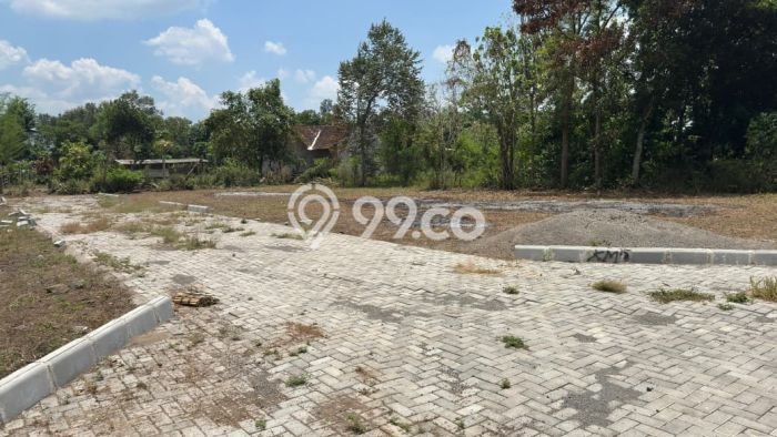PENAWARAN MENARIK! Tanah Kawasan Kalasan, Luas 120m2m², Area Berkembang PENAWARAN MENARIK! Tanah Kawasan Kalasan, Luas 120m2m², Area Berkembang