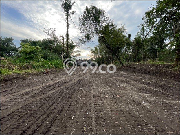 Lahan Kosong Dijual di Sleman dengan Area 121m2 Lahan Kosong Dijual di Sleman dengan Area 121m2
