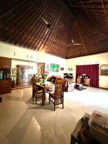 DIJUAL! Vila di , Luas 300m2m², Posisi Strategis DIJUAL! Vila di , Luas 300m2m², Posisi Strategis