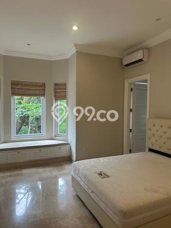 Disewakan! Rumah 4 Kamar Tidur &
4 Kamar Mandi di Lippo Karawaci, Tangerang Disewakan! Rumah 4 Kamar Tidur &
4 Kamar Mandi di Lippo Karawaci, Tangerang