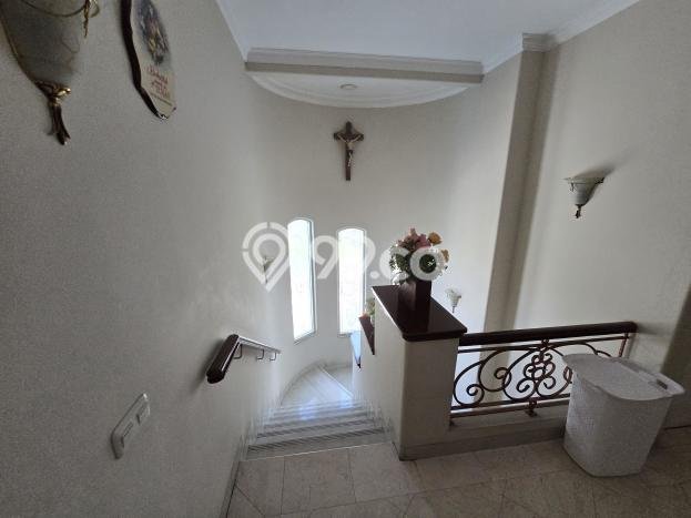 Jual Rumah Mewah Elegan Dengan View Cantik di Lippo Karawaci, Tangerang Jual Rumah Mewah Elegan Dengan View Cantik di Lippo Karawaci, Tangerang