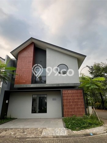 Ready to Use! Luxury House LT 102m2 Desain Modern di BSD Ready to Use! Luxury House LT 102m2 Desain Modern di BSD