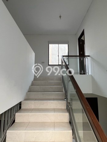 Disewakan Rumah Harga Terjangkau di BSD Tangerang dengan 4 KT Disewakan Rumah Harga Terjangkau di BSD Tangerang dengan 4 KT