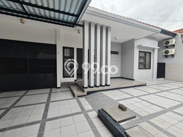 Disewakan Rumah Murah di Manyar Surabaya Punya 4 Kamar Tidur Disewakan Rumah Murah di Manyar Surabaya Punya 4 Kamar Tidur