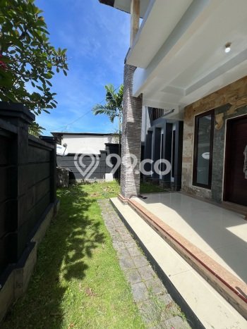 Disewakan! Rumah 5 Kamar Tidur &
3 Kamar Mandi di Renon, Denpasar Disewakan! Rumah 5 Kamar Tidur &
3 Kamar Mandi di Renon, Denpasar