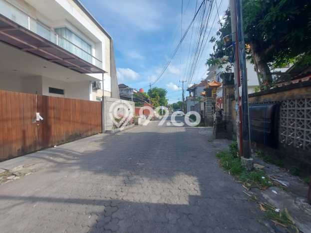 Hunian Elit LB 200m2 Siap Pakai Desain Elegan di Jimbaran, Badung Hunian Elit LB 200m2 Siap Pakai Desain Elegan di Jimbaran, Badung