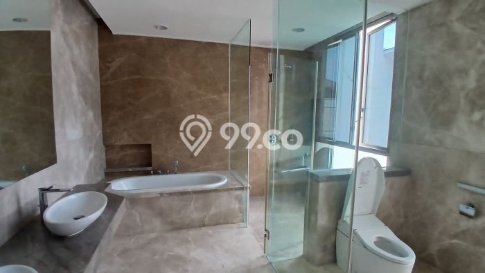Rumah Disewakan Jakarta Utara LT 200m2 LB 360m2 Area Golf Island Rumah Disewakan Jakarta Utara LT 200m2 LB 360m2 Area Golf Island