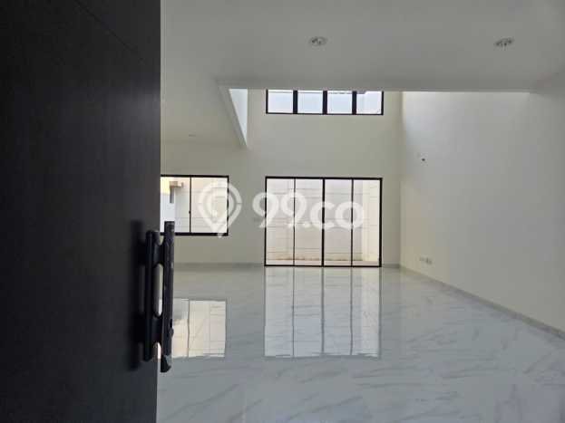 PILIHAN TEPAT! Rumah di Pantai Indah Kapuk 2, 4 KT, Akses Sekolah, Luas 200m2m² Bangunan 260m2m² PILIHAN TEPAT! Rumah di Pantai Indah Kapuk 2, 4 KT, Akses Sekolah, Luas 200m2m² Bangunan 260m2m²
