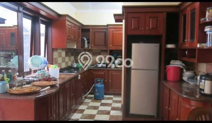 PROPERTI UNGGULAN! Rumah Strategis di Taman Kopo Indah, Luas 310m2m² LB 500m2m² PROPERTI UNGGULAN! Rumah Strategis di Taman Kopo Indah, Luas 310m2m² LB 500m2m²