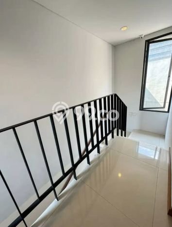 Rumah Luxury Modern Tanpa Renovasi di BSD City Tangerang Rumah Luxury Modern Tanpa Renovasi di BSD City Tangerang