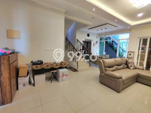 Hunian Elit LB 200m2 Siap Pakai Desain Elegan di Gading Serpong, Tangerang Hunian Elit LB 200m2 Siap Pakai Desain Elegan di Gading Serpong, Tangerang