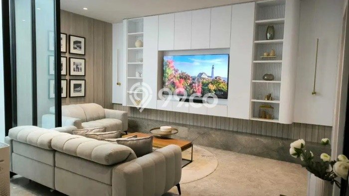 Hunian Mewah LB 204m2 Siap Pakai Desain Elegan di BSD City, Tangerang Hunian Mewah LB 204m2 Siap Pakai Desain Elegan di BSD City, Tangerang