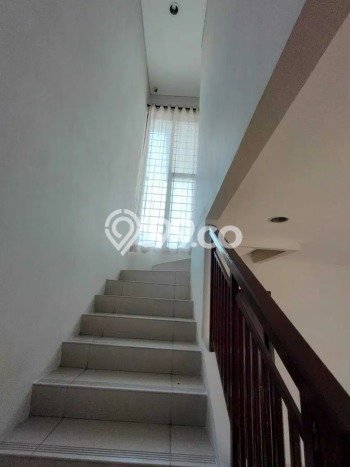 Rumah Elit Modern Siap Huni di BSD City Tangerang Rumah Elit Modern Siap Huni di BSD City Tangerang
