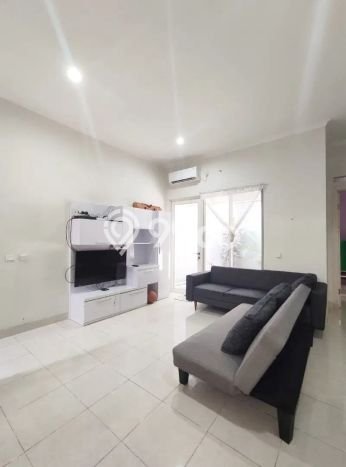Rumah Mewah LB 167m2 Siap Huni Desain Elegan di Gading Serpong, Tangerang Rumah Mewah LB 167m2 Siap Huni Desain Elegan di Gading Serpong, Tangerang
