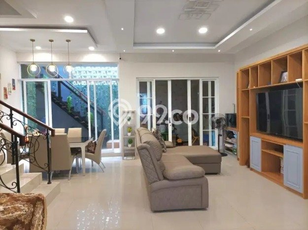Hunian Elit LB 200m2 Siap Pakai Desain Elegan di Gading Serpong, Tangerang Hunian Elit LB 200m2 Siap Pakai Desain Elegan di Gading Serpong, Tangerang