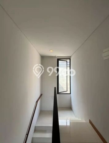Rumah Luxury Modern Tanpa Renovasi di BSD City Tangerang Rumah Luxury Modern Tanpa Renovasi di BSD City Tangerang