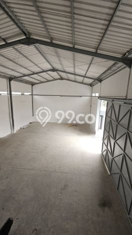 Gudang untuk Disewa di Pusat Jakarta Barat Luas Bangunan 450m2 Gudang untuk Disewa di Pusat Jakarta Barat Luas Bangunan 450m2