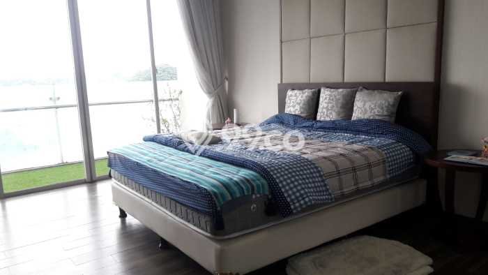 Hunian Strategis 190m2 di Kemang Jakarta Selatan 3 Bedroom Hunian Strategis 190m2 di Kemang Jakarta Selatan 3 Bedroom