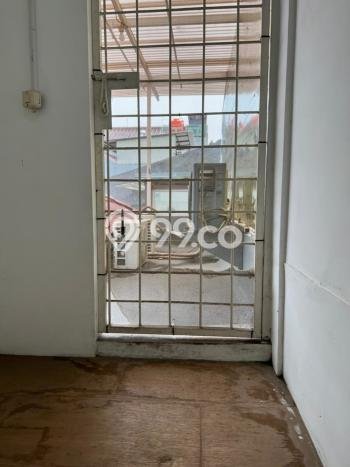 Rumah Elit Modern Siap Huni di Meruya Jakarta Barat Rumah Elit Modern Siap Huni di Meruya Jakarta Barat