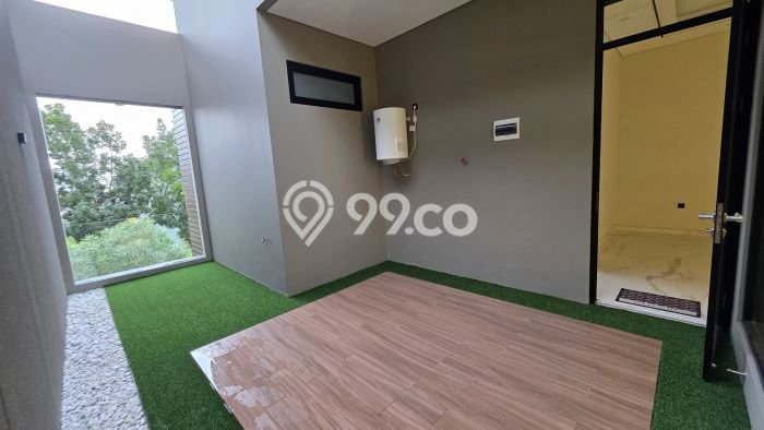 Siap Huni Rumah Mewah 6 Kamar di Wiyung Dekat ke Mana Saja Siap Huni Rumah Mewah 6 Kamar di Wiyung Dekat ke Mana Saja