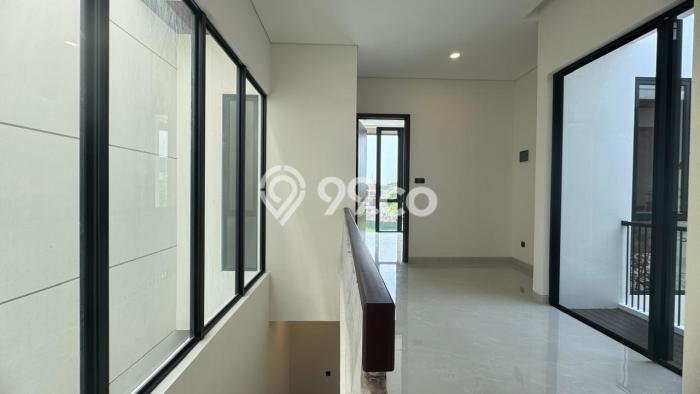 Rumah Eksklusif Dijual LT 135m2 di Wiyung, Surabaya Rumah Eksklusif Dijual LT 135m2 di Wiyung, Surabaya