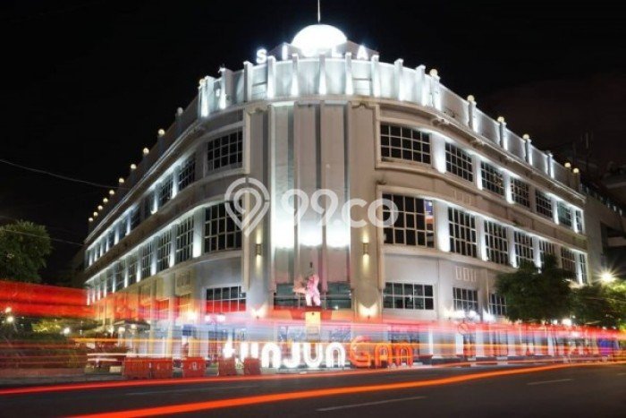 HARGA SPESIAL! Rumah Modern area Surabaya Kota, Surabaya, Luas 494m2m² LB 285m2m² Bisa Nego! HARGA SPESIAL! Rumah Modern area Surabaya Kota, Surabaya, Luas 494m2m² LB 285m2m² Bisa Nego!
