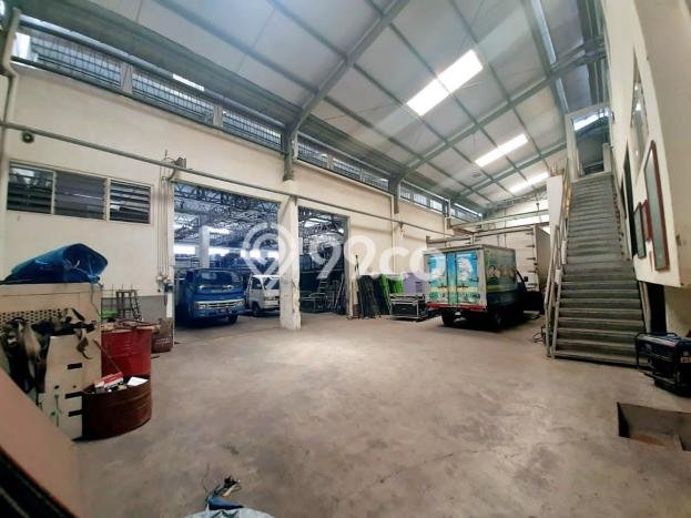 LOKASI PREMIUM! Gudang Kawasan , Luas 1070m2m², Akses Strategis LOKASI PREMIUM! Gudang Kawasan , Luas 1070m2m², Akses Strategis