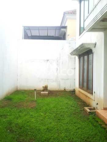 Rumah Exclusive 5 KT 4 KM di Kawasan Nyaman Wiyung, Surabaya Rumah Exclusive 5 KT 4 KM di Kawasan Nyaman Wiyung, Surabaya