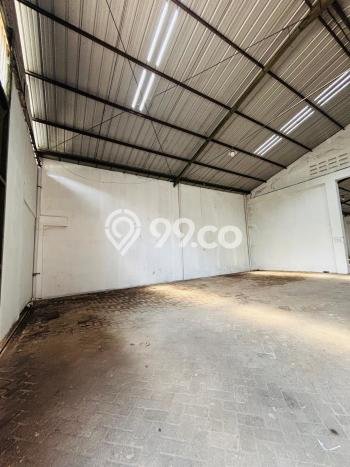 Unit Gudang Dijual di Gresik Gresik Luas Tanah 1300m2, Luas Bangunan 700m2 Unit Gudang Dijual di Gresik Gresik Luas Tanah 1300m2, Luas Bangunan 700m2