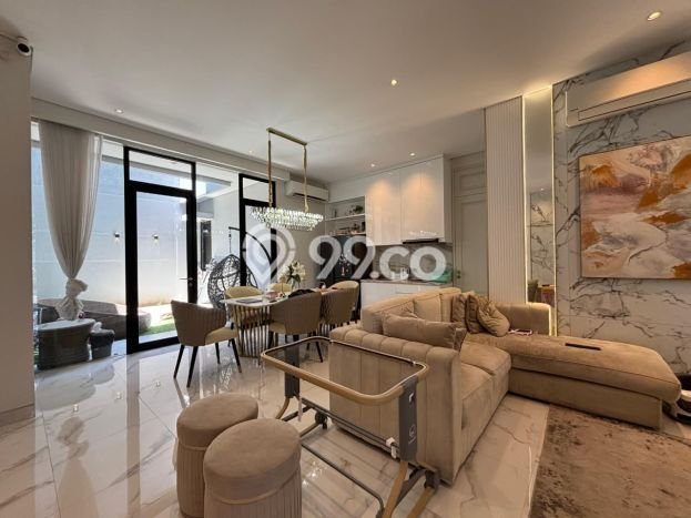 Dijual Rumah Mewah Megah Dengan View Eksklusif di Pakuwon City, Surabaya Dijual Rumah Mewah Megah Dengan View Eksklusif di Pakuwon City, Surabaya